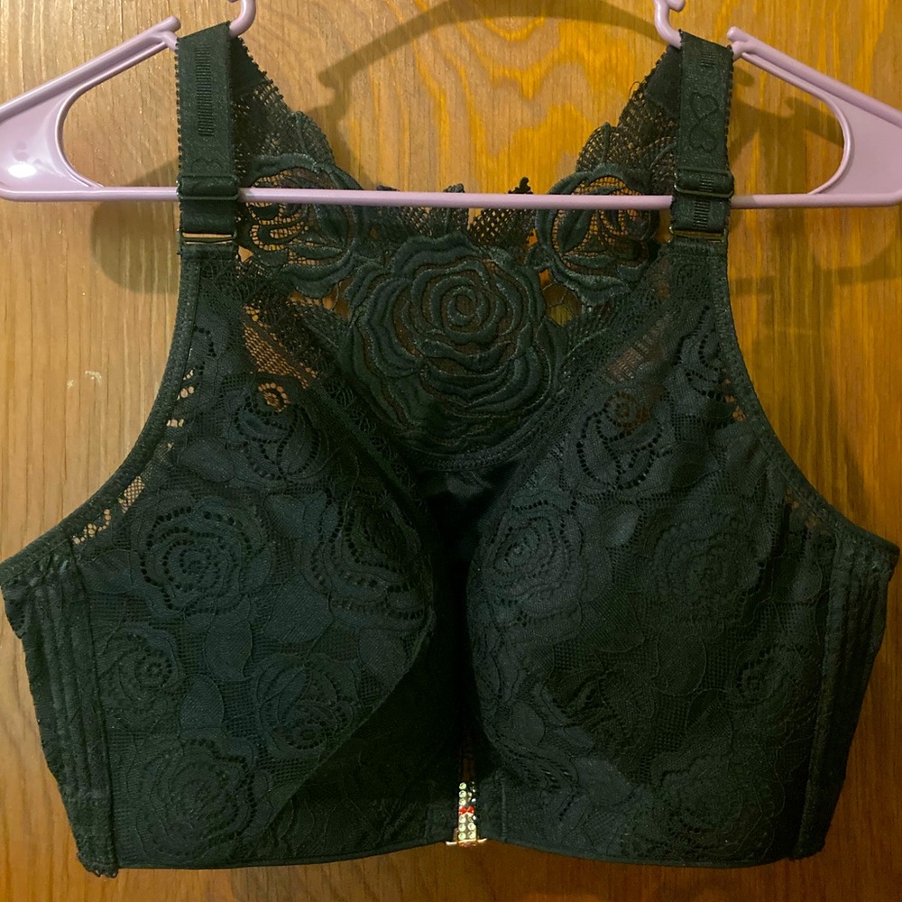 Black lace v-neck bra.